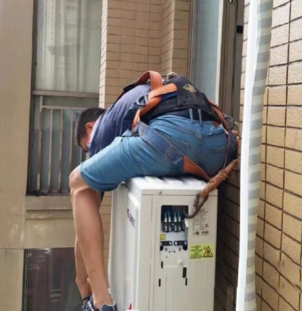 梅里斯空调移机